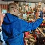 04.06 - 34 - Boutique de jouets en bois